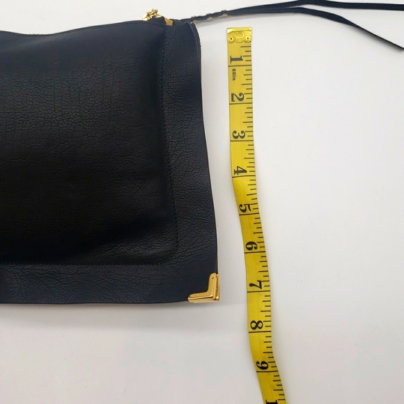 CHLOE LEATHER CLUSH BAG SIZE 10X7 COLOR BLACK & WHITE 100% AUTHENTIC - Picture 4 of 4